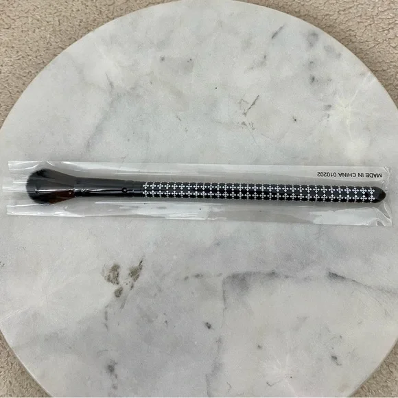 New Love + Craft + Beauty Highlighter Makeup Brush #9 - Picture 4 of 6